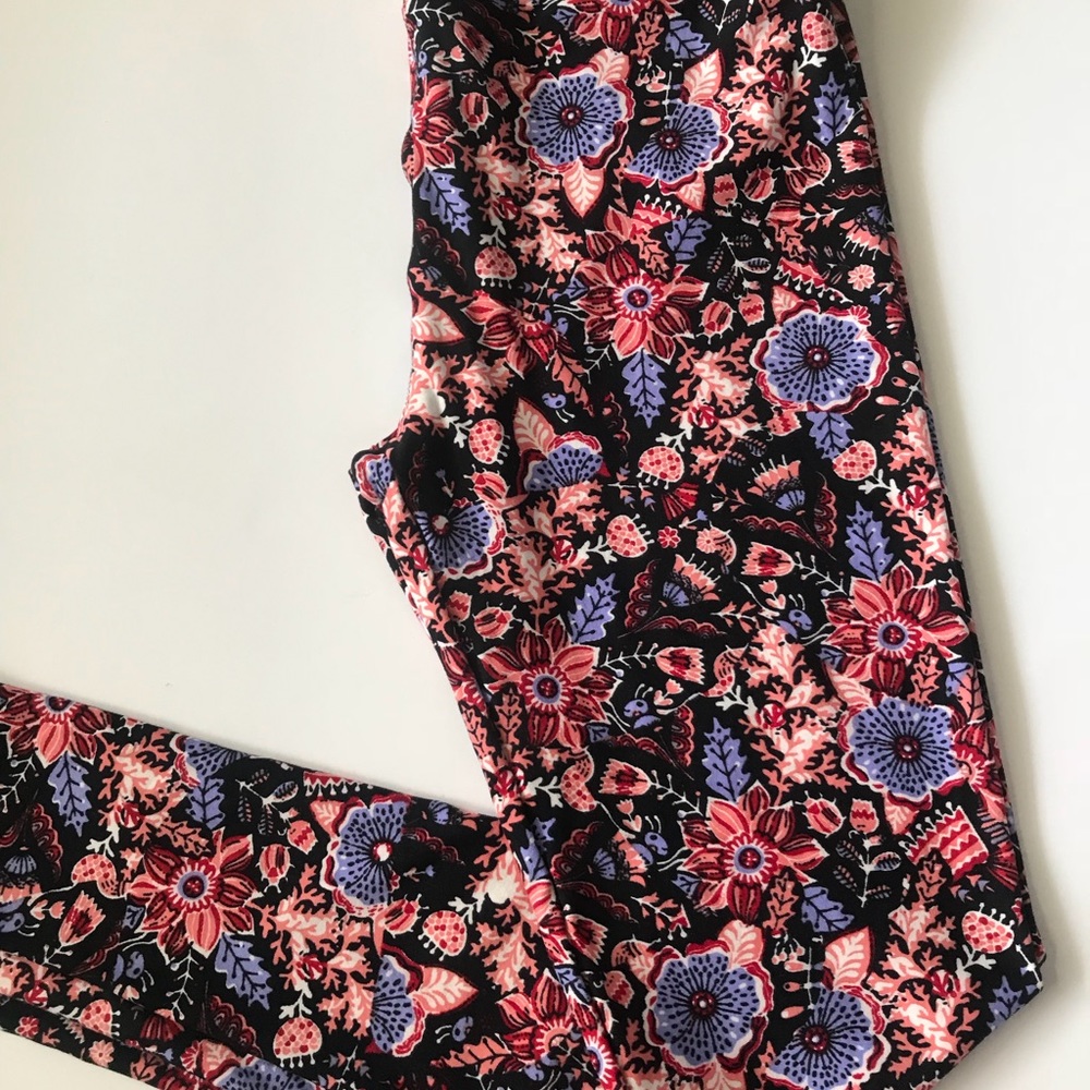 NWT LuLaRoe One Size floral leggings